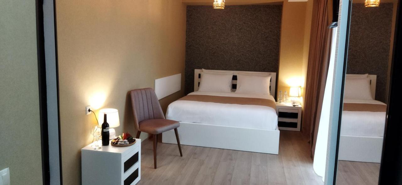 Vere Corner Hotel Тбілісі Екстер'єр фото