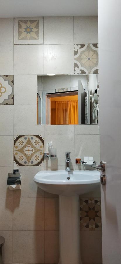 Vere Corner Hotel Тбілісі Екстер'єр фото